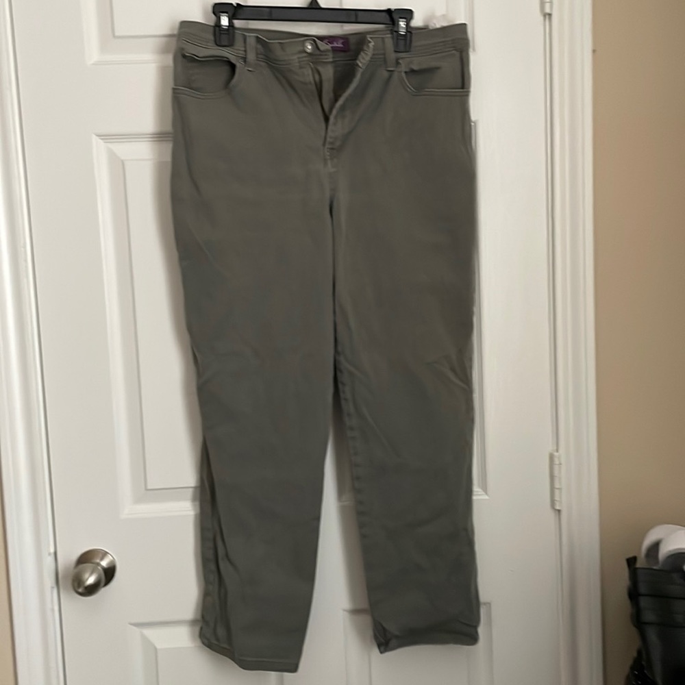 COPY - Gloria Vanderbilt jeans size 14